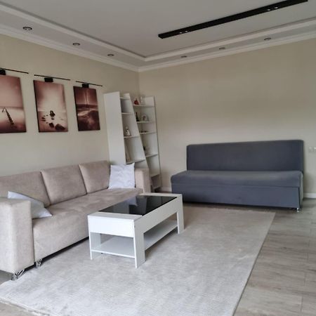 Charming And Modern Apartment At Heart Of Tașkent Exterior foto